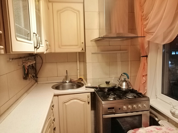 Продам 2-к квартиру на Астраханской 186