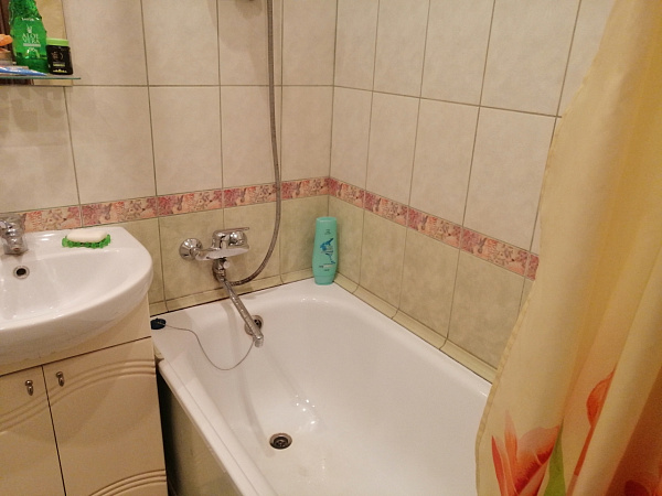 Продам 2-к квартиру на Астраханской 186