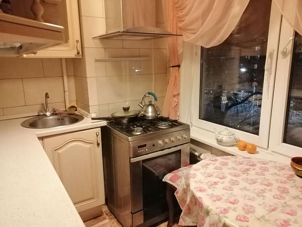 Продам 2-к квартиру на Астраханской 186