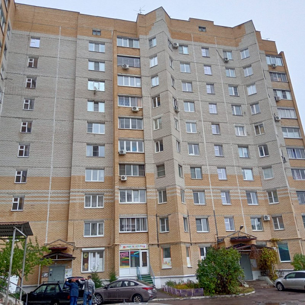 2-к квартиру на Николая Вирты д.201А